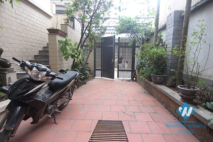 Three bedrooms house for rent on Au Co street, Tay Ho district, Ha Noi